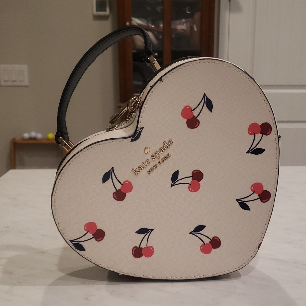 Kate Spade ♠️ NWOT Cream Heart Bag with Cherry Design Size Small